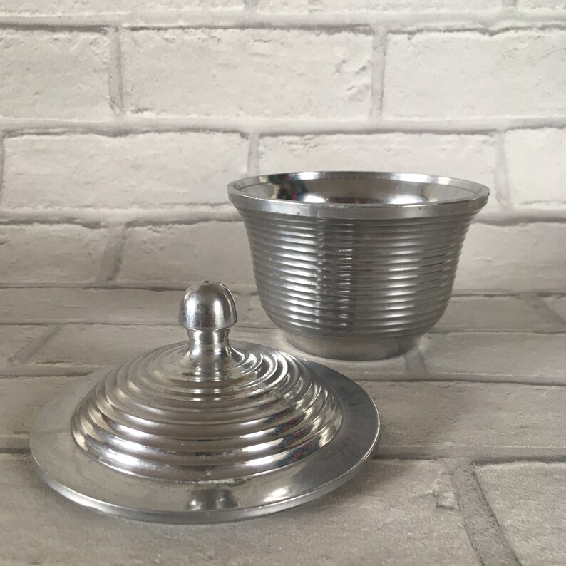 Stylish Aluminium White Metal Ribbed Lidded Pot Sugar Bowl Kitchen Storage Retro