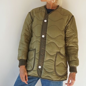 Vintage Military Quilted Liner Jacket White Buttons Oversized | Green Quilt Cotton Army Liner Coat | Military Puffer Coat Bomber | S