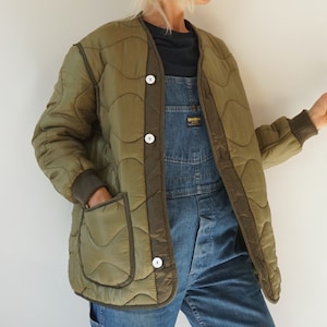 Giacca militare trapuntata vintage con bottoni bianchi oversize / Giacca militare trapuntata in cotone verde / Giacca militare imbottita bomber / S