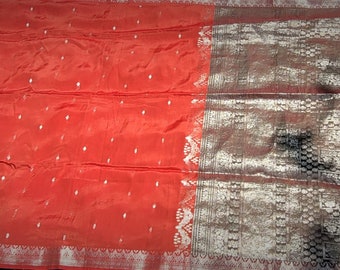 Magnifique sari indien rouge et argent - impeccable