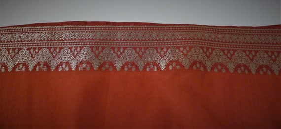 Beautiful red and silver Indian saree - flawless - image 5