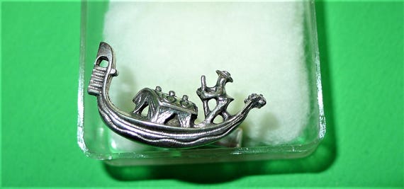 Nice vintage VENICE cufflinks souvenir gondola shaped - Boutons de manchettes de Venise