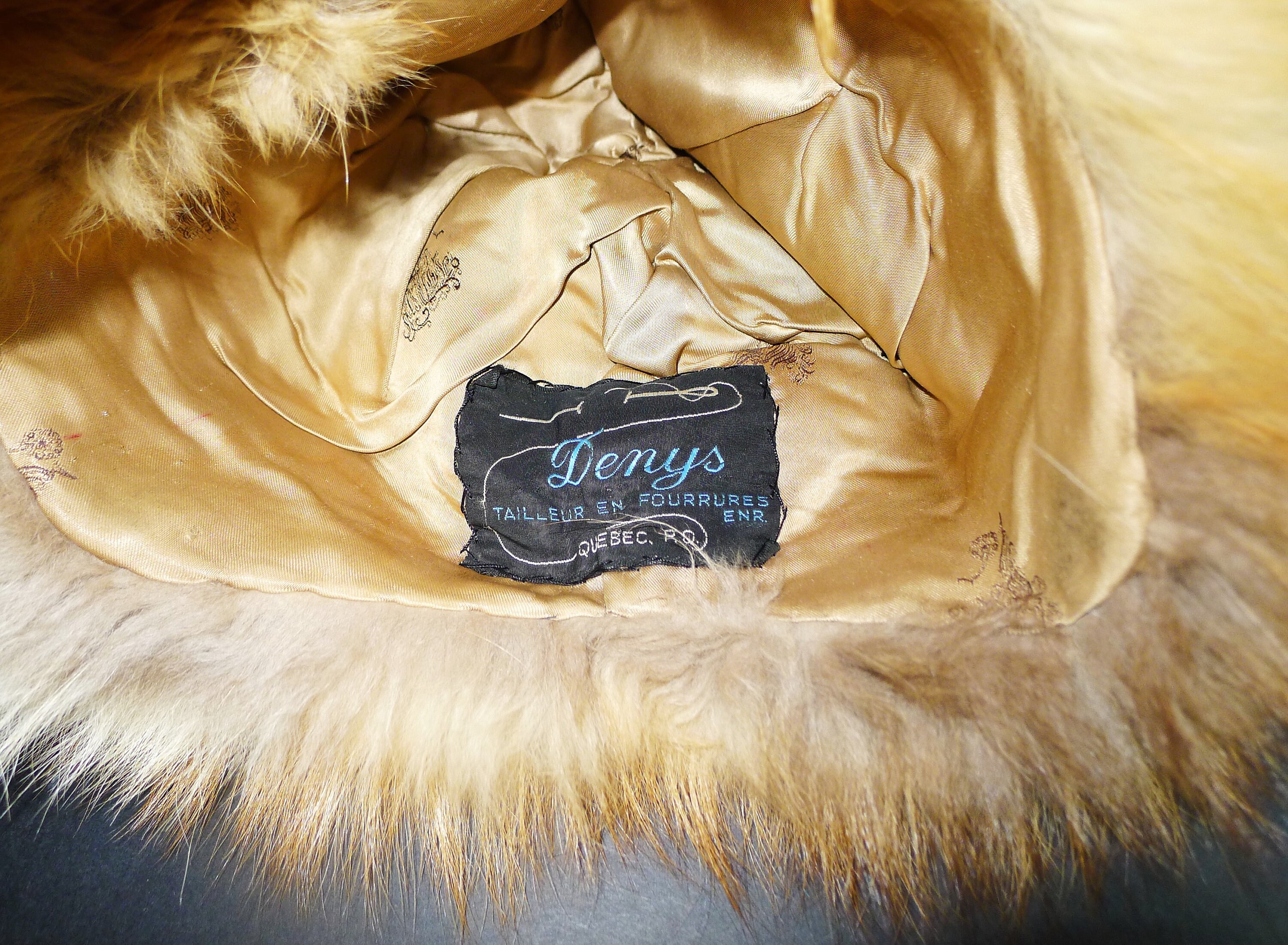 希少 グランジ　SPIRITHOODS　RED FOX ファーマフラー　帽子 希少 グランジ SPIRITHOODS RED FOX ファーマフラー 帽子
