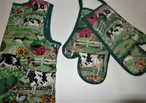 Nice handmade apron with pocket and animal farm m… - image 1