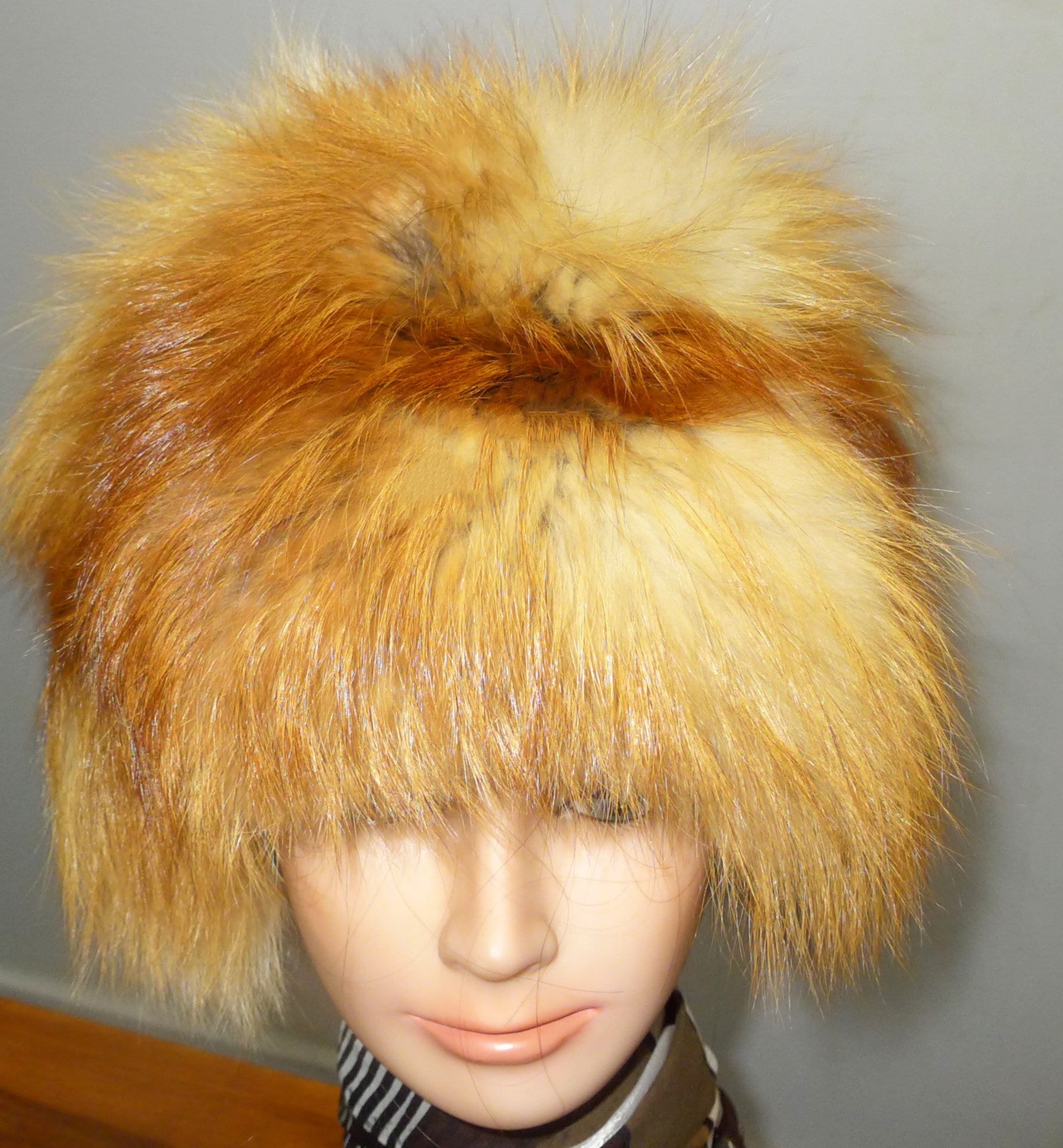 Superb Vintage Red Fox Fur Hat in Excellent Condition - Sz