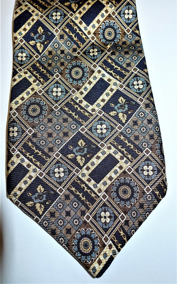 Chic silk tie by BRUSSELS VINCENT