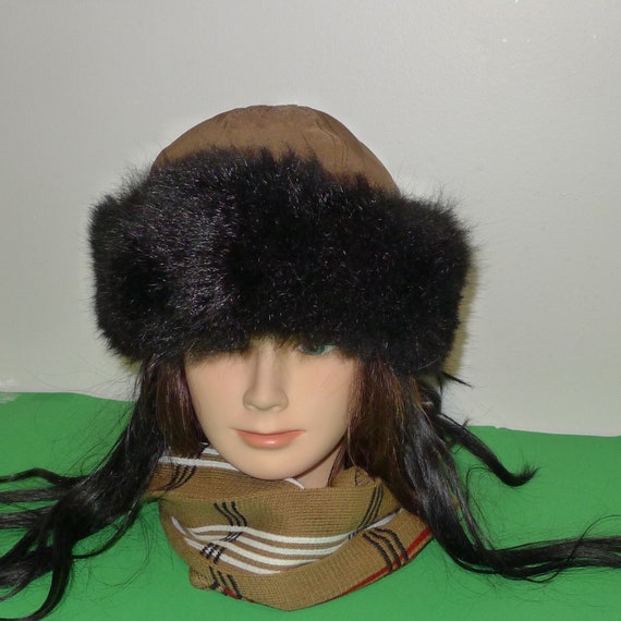 Nice fluffy black opossum fur hat with brown polye