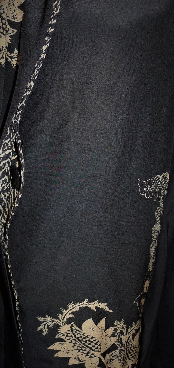 Superb black silk jacket with flower signed Peter… - image 4