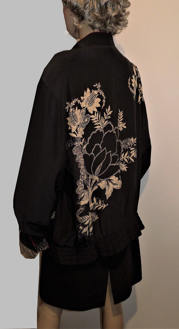 Superb black silk jacket with flower signed Peter… - image 2