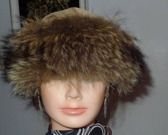 Lovely vintage racoon fur hat with light brown su… - image 2