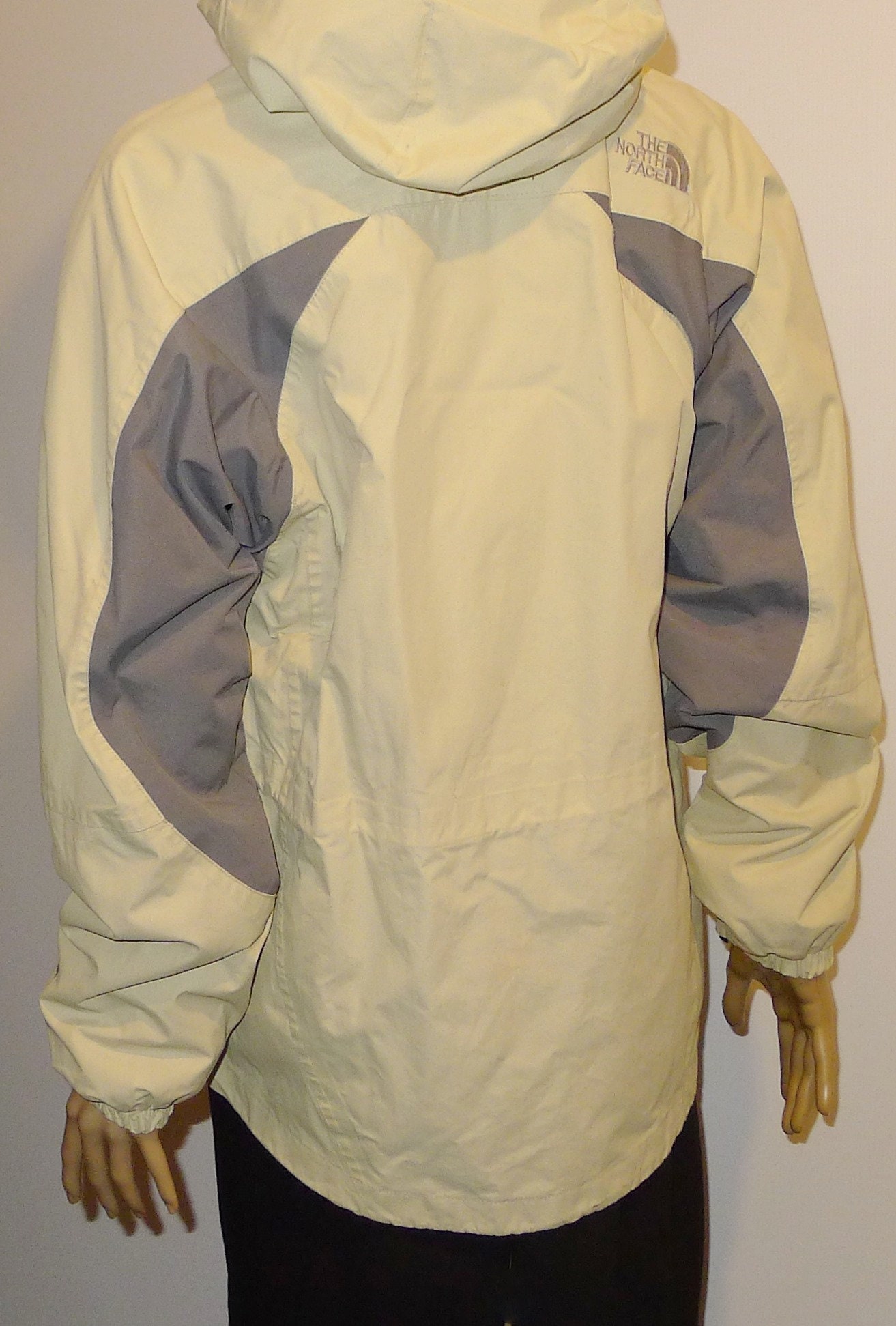 NORTH FACE Summit Series Hyvent Jacket for Lady Light Green