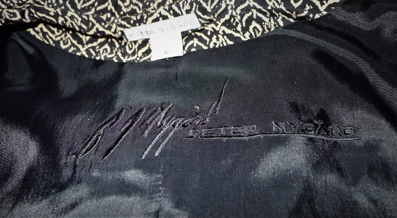 Superb black silk jacket with flower signed Peter… - image 8