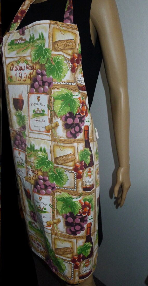 Pretty vintage apron with wine as a theme - image 5