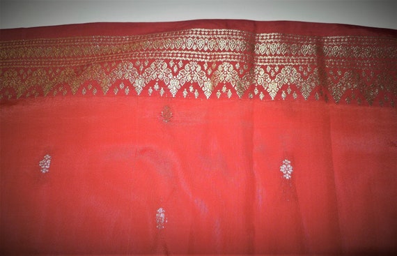 Beautiful red and silver Indian saree - flawless - image 7