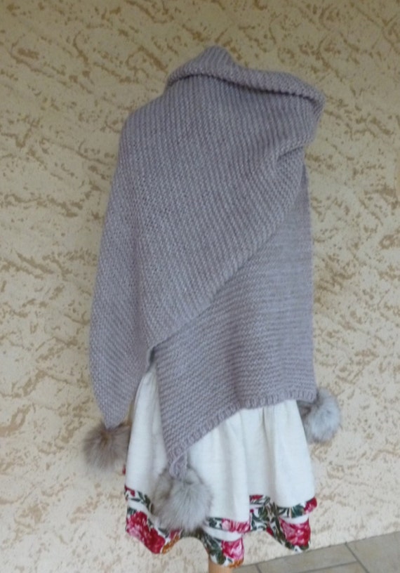 Cape Stole Shawl in Wool and Pompoms in 