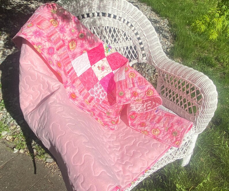 Pink Plumes Quilted Blanket NCU0NT326