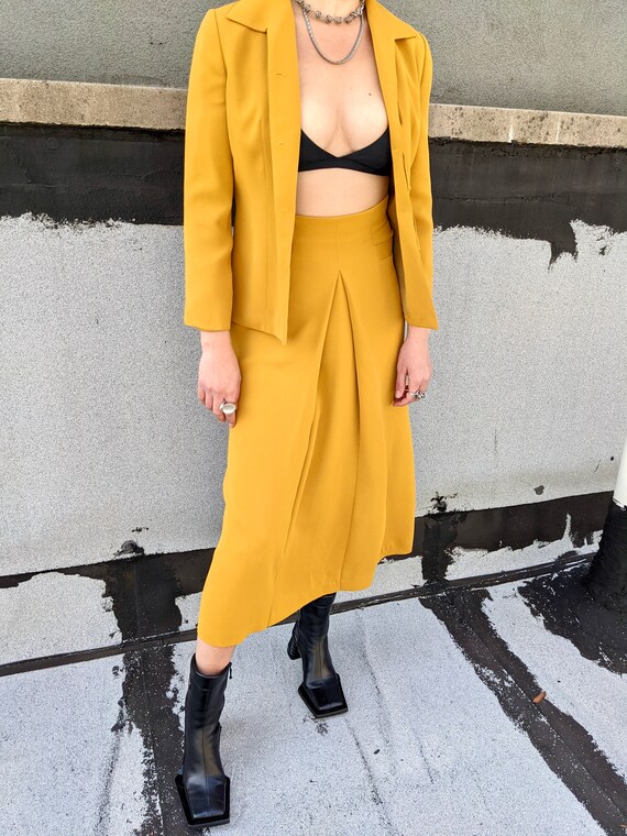 Mustard Suit - image 6