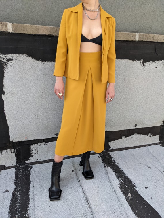 Mustard Suit - image 7