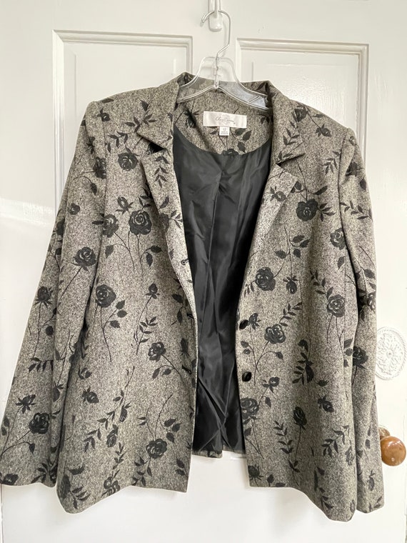 Vintage Grey Floral Blazer Oleg Cassini Black Flo… - image 3