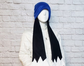 Spelpersonage - slappe oren blauwe hoed - zwart-wit