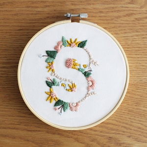 Floral Letter Embroidery Kit For Beginner, Modern Embroidery Kit, Hand Embroidery Kit, Custom Embroidery Pattern