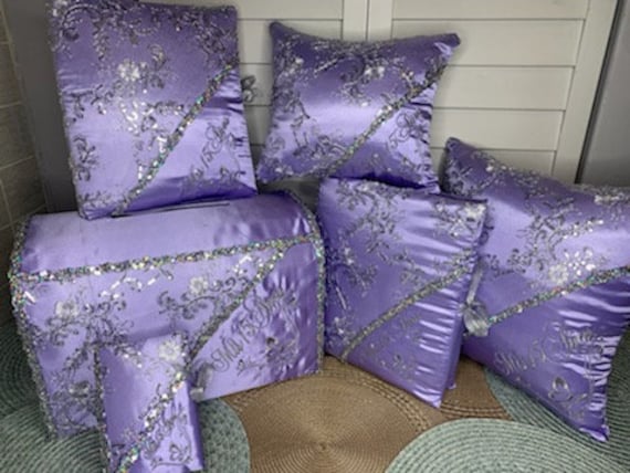 Quinceañera Pillow and Accessories/ Set De Cojines Y Accesorios - Norway