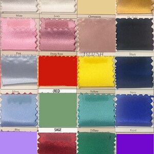 Puede incluir: Una carta de colores de muestras de tela con nombres para cada color, incluyendo blanco, marfil, champ&aacute;n, oro oscuro, rosa, rosa polvoriento, rubor, negro, plata, rojo, amarillo, azul marino, azul, salvia, tiffany, azul real, lavanda, burdeos, verde esmeralda y morado.