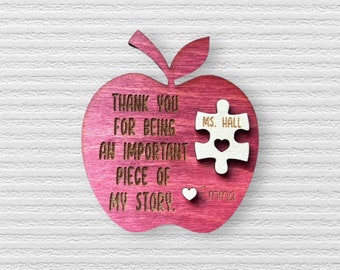 Gracias por ser una pieza importante de mi historia Regalo de maestro / Tarjeta de Apple de fin de año escolar / Decoración de aula de madera