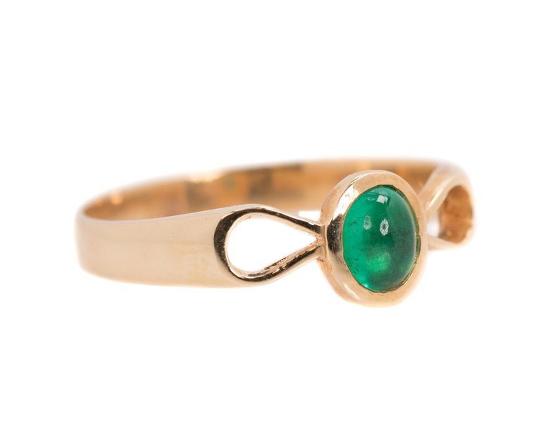 Circa 1950s 0.25 Carat Emerald and 18 Karat Yellow Gold Ring | Etsy