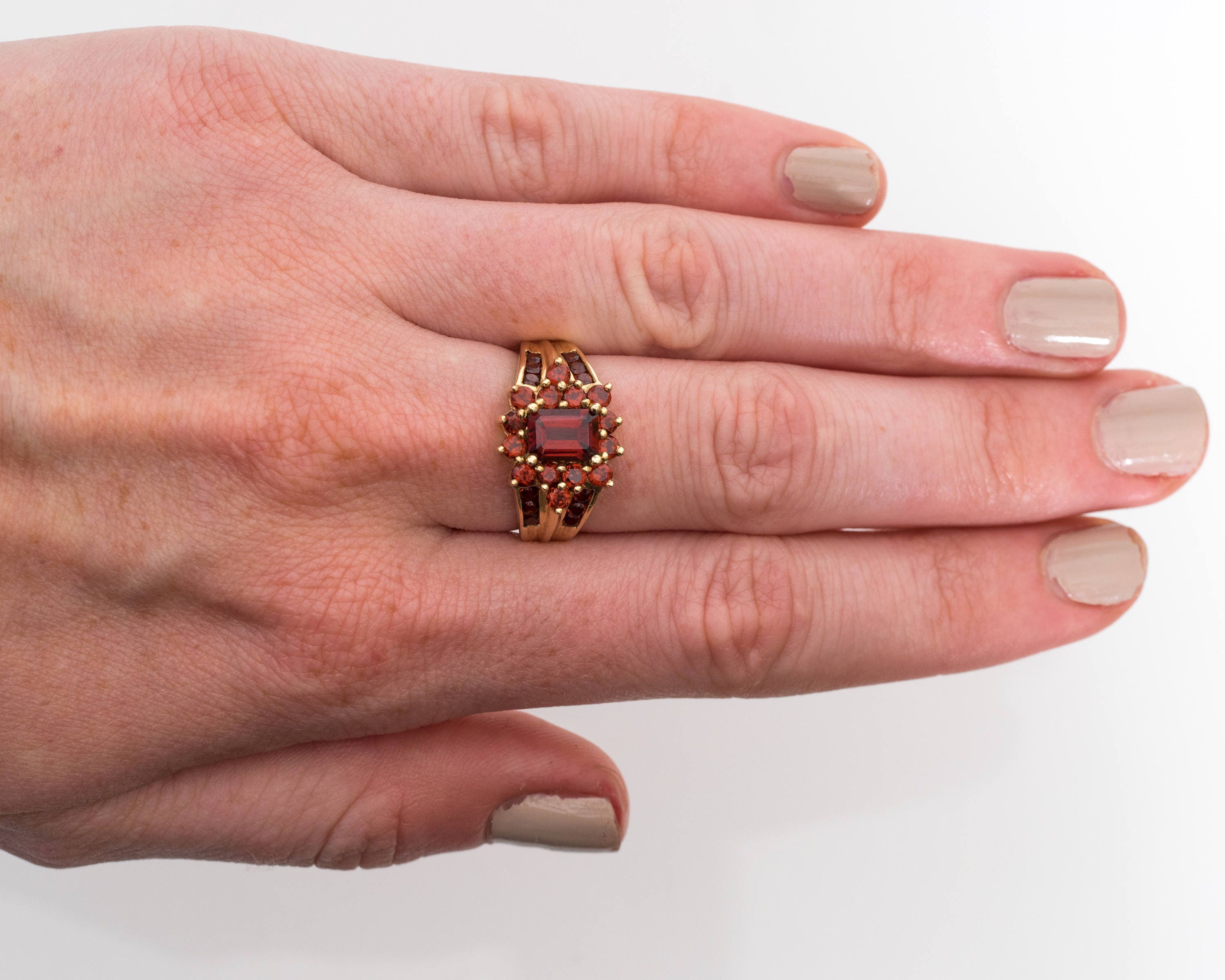 Circa 1980s 10k Yellow Gold & Garnet Ring, VJ #1019A - Etsy