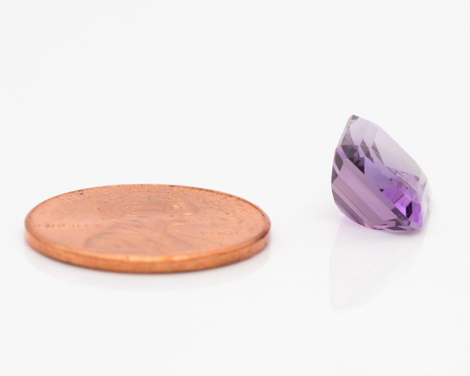 Pierre Précieuse Taillée émeraude 79,35 Carats - Améthyste Violette De Laboratoire - NEUF