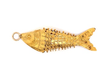 Circa 1980s Chinese Articulated Fish Pendant in 18K Gold, FD#222A