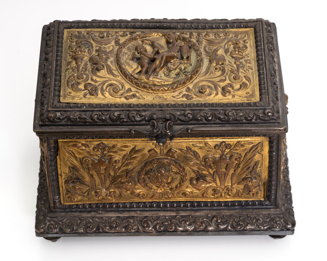 アンティーク　ブロンズジュエリーBOX Antique Victorian Bronze Jewelry Box: Grecian Cherub Decor - Etsy