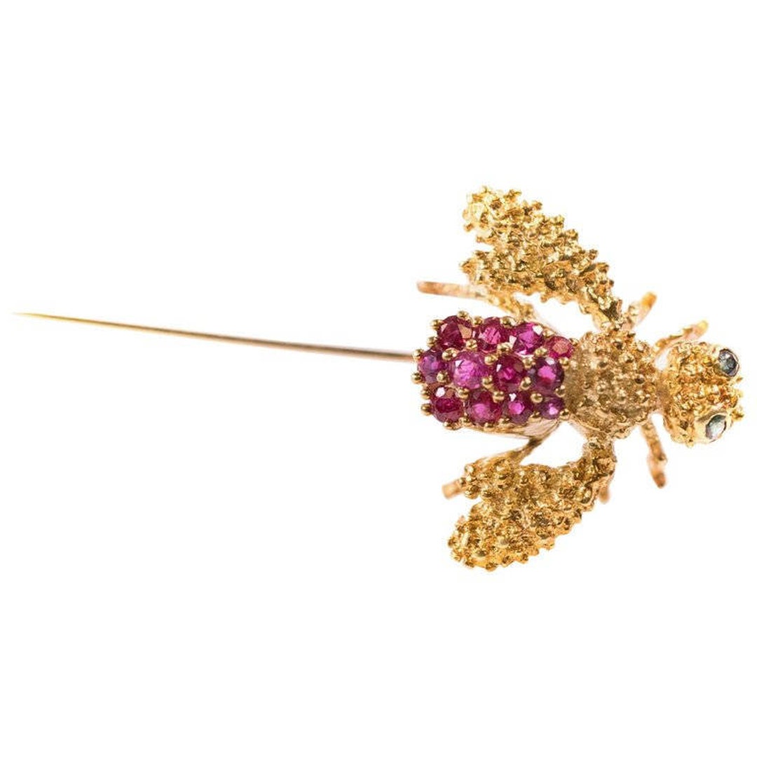 Circa 1980s 18k Yellow Gold, Ruby & Sapphire Bee Stick Pin