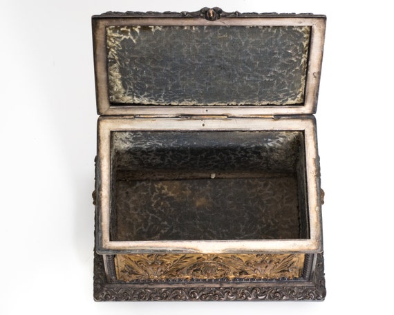 フランスアンティーク、ブロン ズジュエリーボックス、宝石箱 ドレッサー型 フランスアンティーク、ブロン ズジュエリーボックス、宝石箱