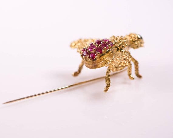 Circa 1980s 18k Yellow Gold, Ruby & Sapphire Bee … - image 2