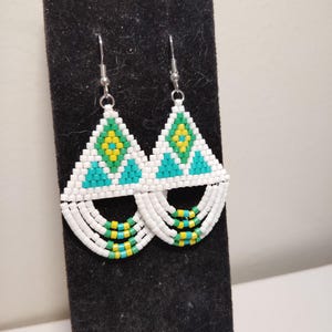 Green/Yellow/White beaded dangle earrings, hand beaded earrings, bead woven earrings, dangle earrings