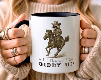 Giddy Up Coffee Mug Western Style Cowboy inspiré cadeau Mug drôle pour ami rétro amateur de chevaux verres raton laveur citation drôle Mug