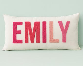 Kissen Benutzerdefinierte Name Kinderzimmer Dekor personalisierte Mädchenzimmer Dekokissen Junge Kinderzimmer Name Kissenbezug Geschenk Punch Needle Kissen Wohnheim Geschenk Dekor