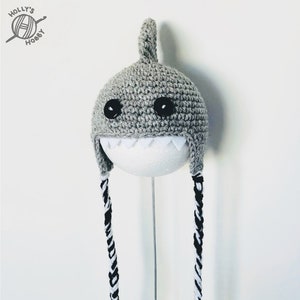 Shark hat for cat with adorable fin on top and felt teeth cute, handmade crochet pet beanie cat costume accessory image 1