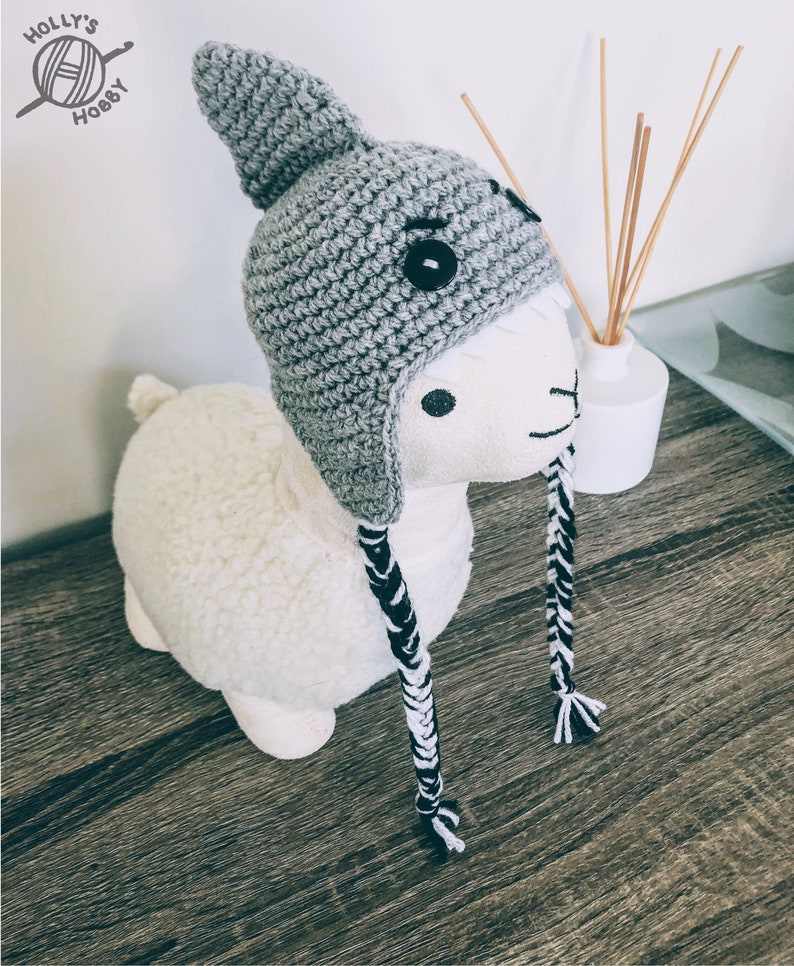 Shark hat for cat with adorable fin on top and felt teeth cute, handmade crochet pet beanie cat costume accessory image 9