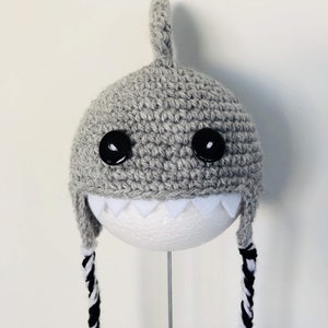 Shark hat for cat with adorable fin on top and felt teeth cute, handmade crochet pet beanie cat costume accessory No cranky eyebrows