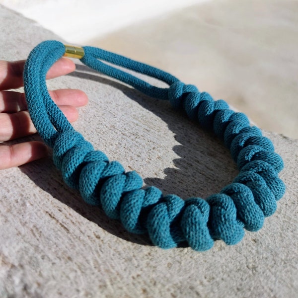 Stoff-Halskette blau Choker Halskette Seil weiche Baumwollkordel Halskette Makramee Halskette blaugrün Choker geflochtene Schnur.