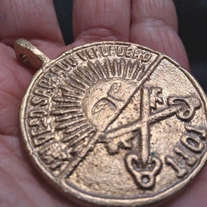 Un PESO SAGRADO VERDADERO - 1101 Vintage Anting-Anting Brass Amulet Philippines Authentic Filipiniana Statement Piece