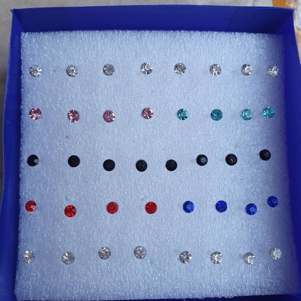 20x Pairs Small Fashion Plastic Diamond Effect Unisex Earrings Nose Studs Hypoallergenic