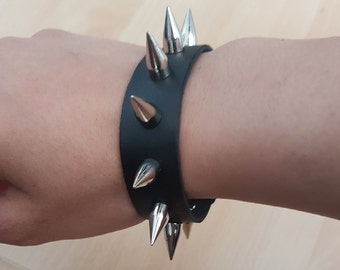 Adults Goth Fashion Spiked Wrist Band, Metal Spikes, One Size - Adjustable