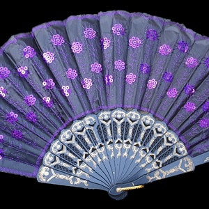 Éventail à main unisexe pour femmes espagnoles, broderie à paillettes violettes, effet paon, décoratif, Burlesque, pliable, à la mode, envergure de 35cm image 4