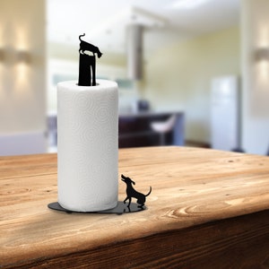 Cão vs. Gato – Elegante Porta-Toalhas de Papel em Metal | Suporte Decorativo para Cozinha com Design de Cão e Gato