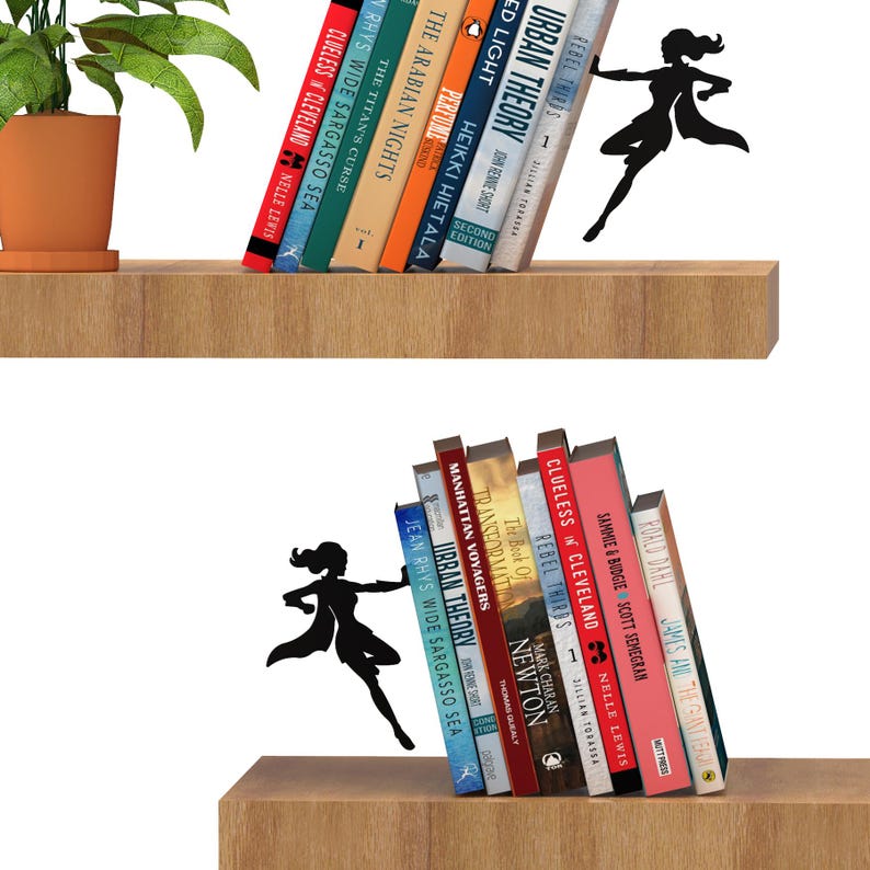 Superwoman Bookends: Metal Superhero Book Support (Set of 2) image 9