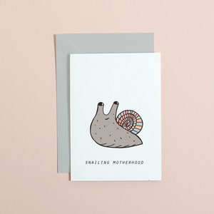 Maternité escargot, carte de fête des mères heureuse, carte de fête des mères calembour, carte écologique A6 de Rock cover's paper